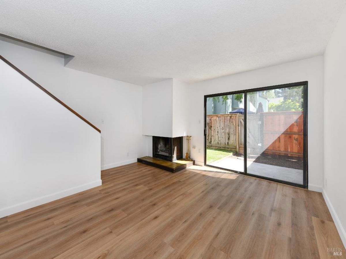 MLS #326018072 img 0