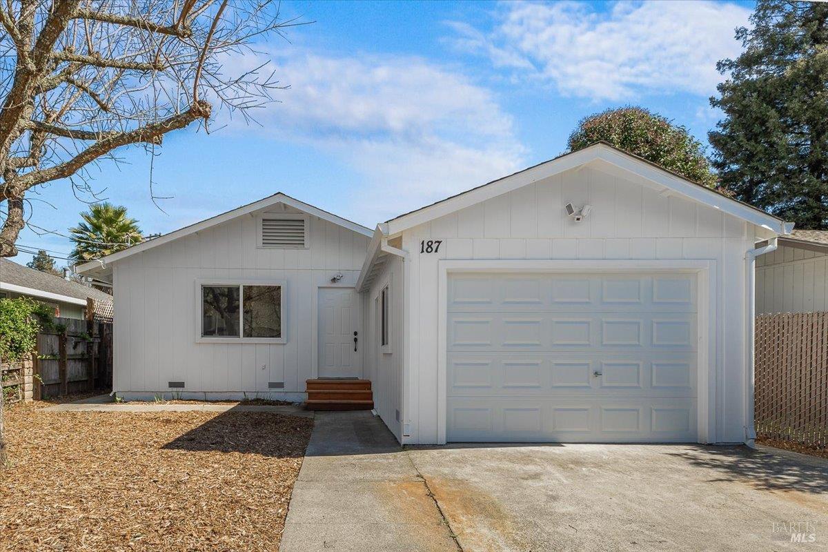 MLS #326018112 img 0