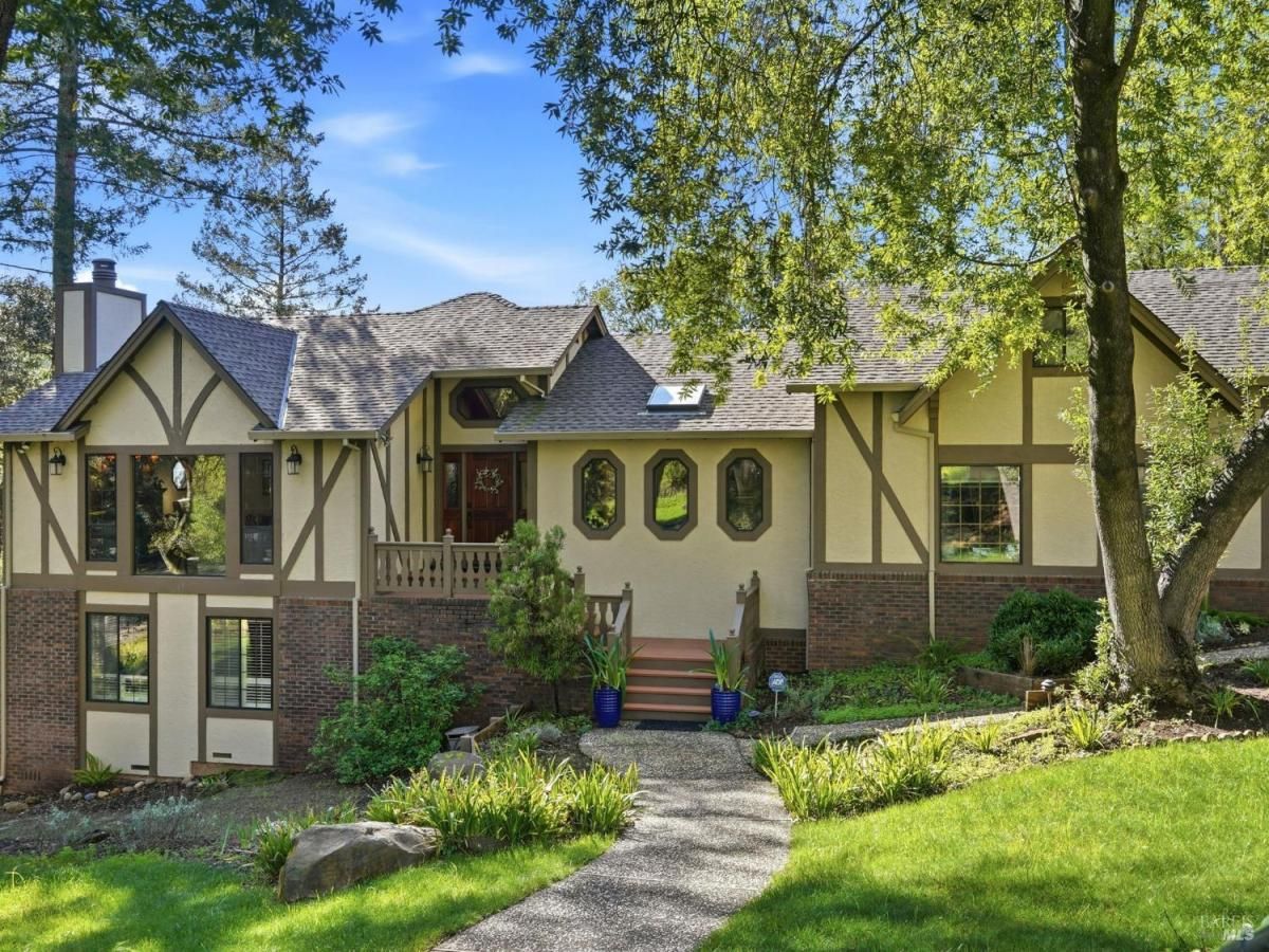 MLS #326018120 img 0