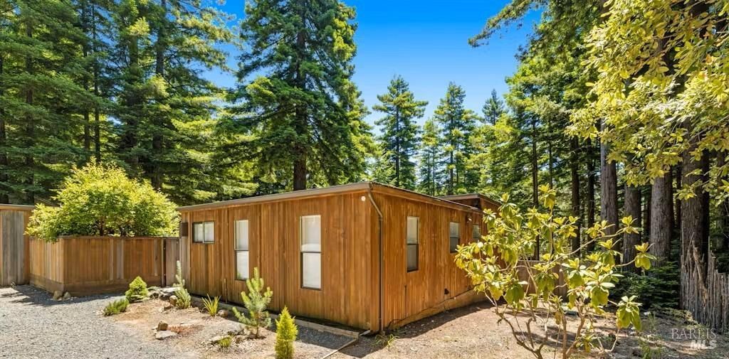 MLS #326018489 img 0