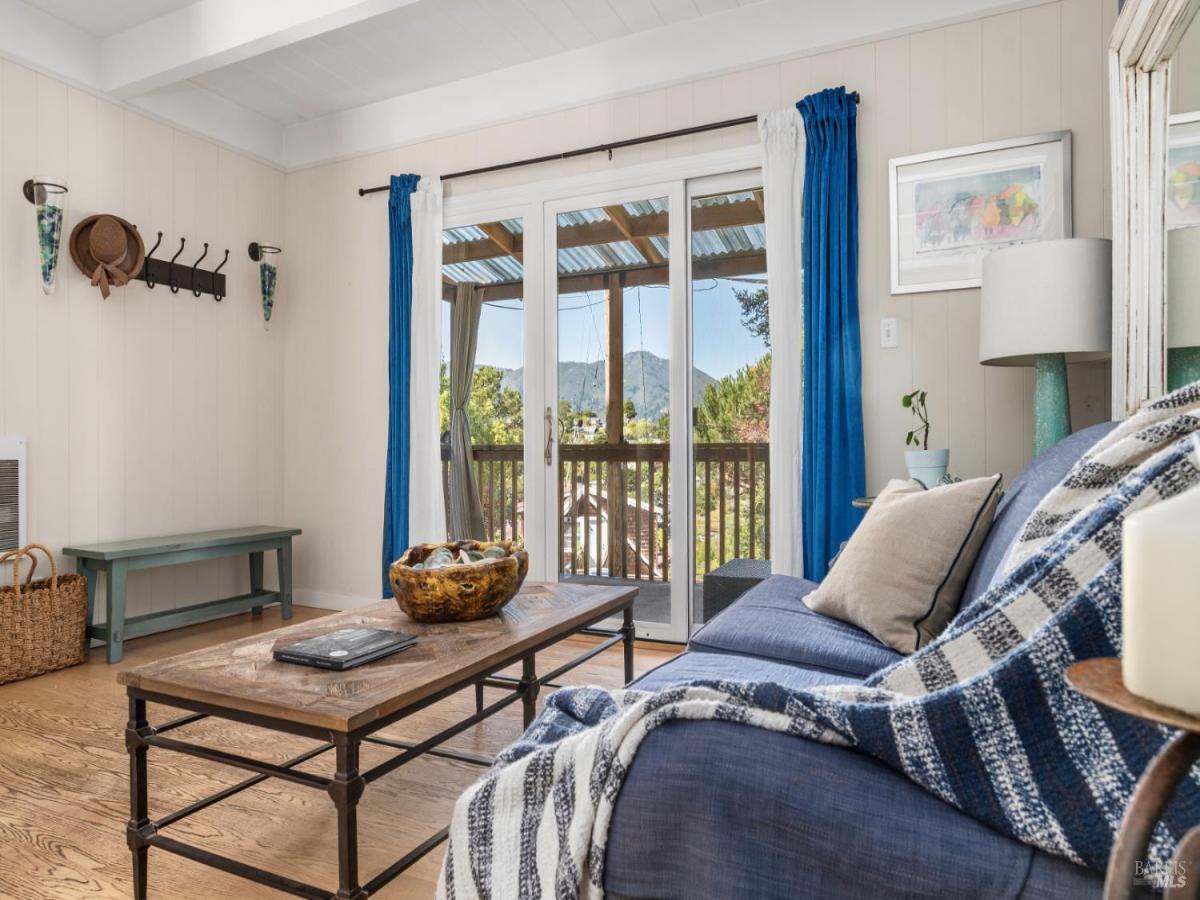 MLS #326018593 img 0