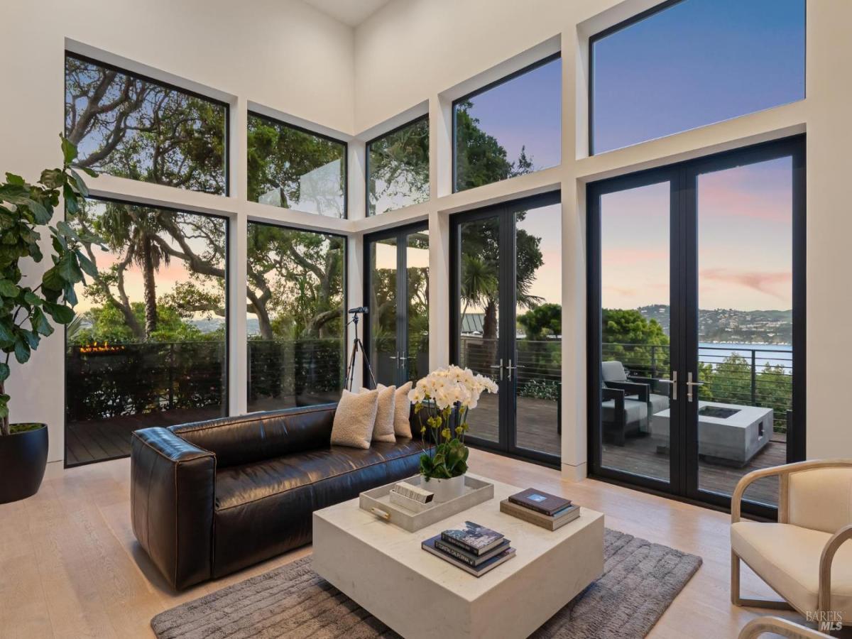 MLS #326018675 img 0