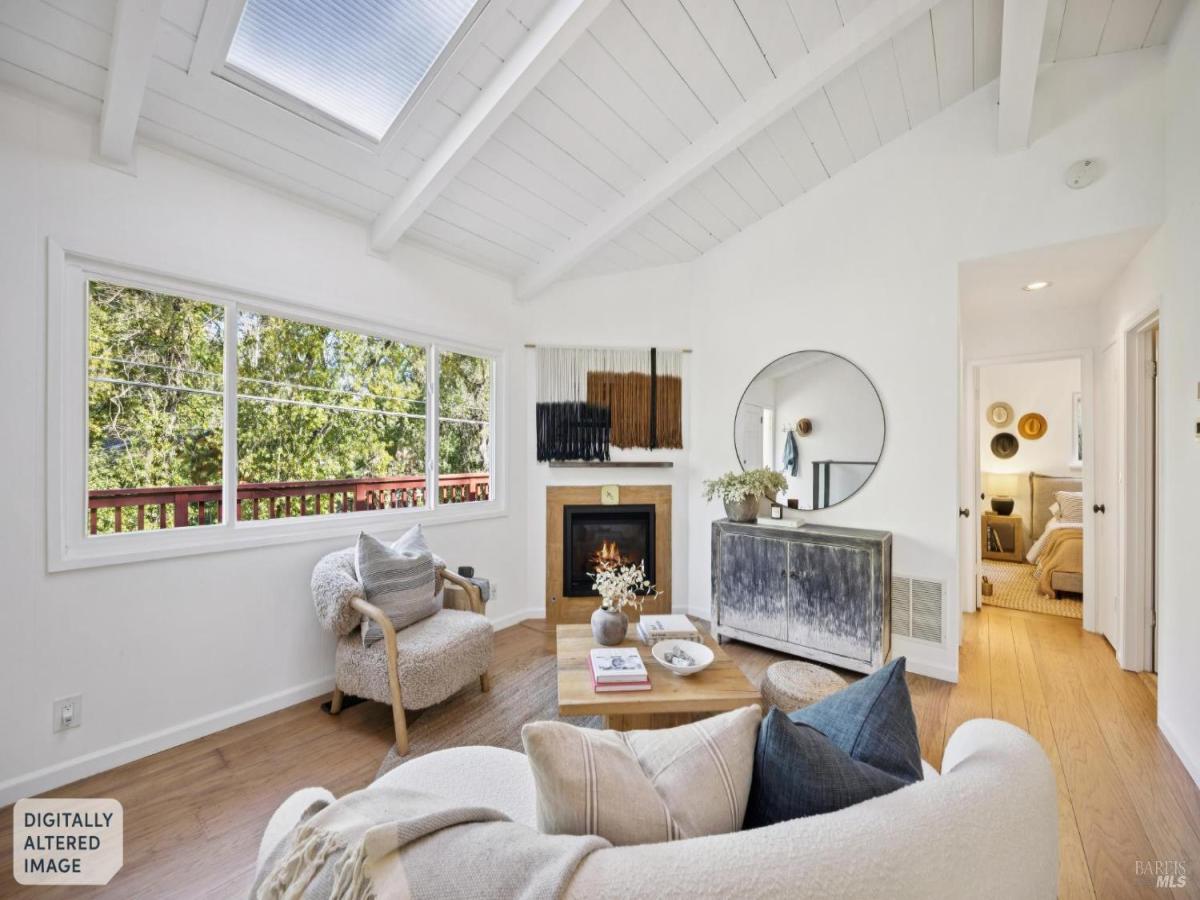 MLS #326018747 img 0