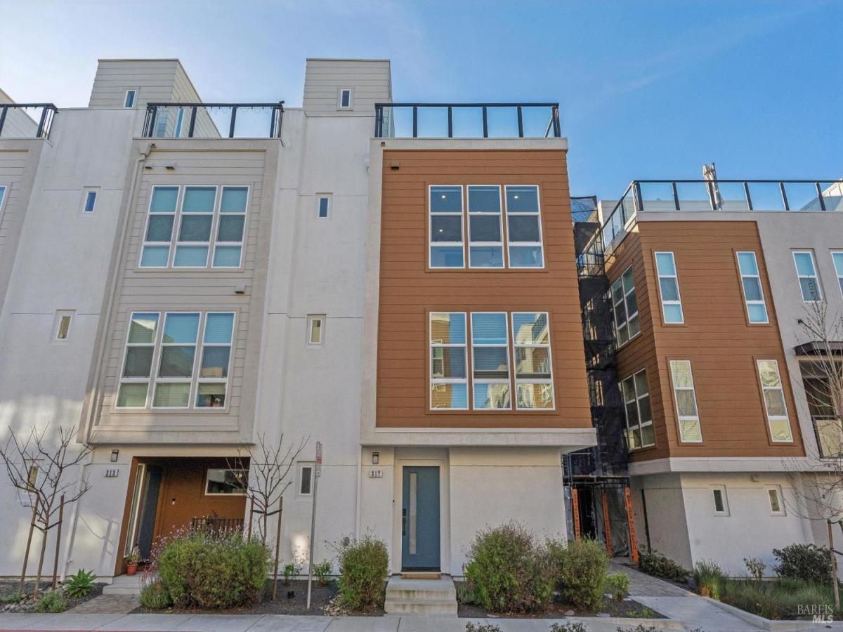 MLS #326018771 img 0