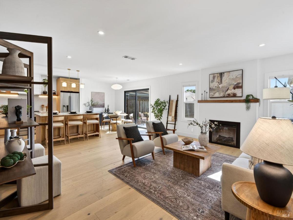 MLS #326018959 img 0