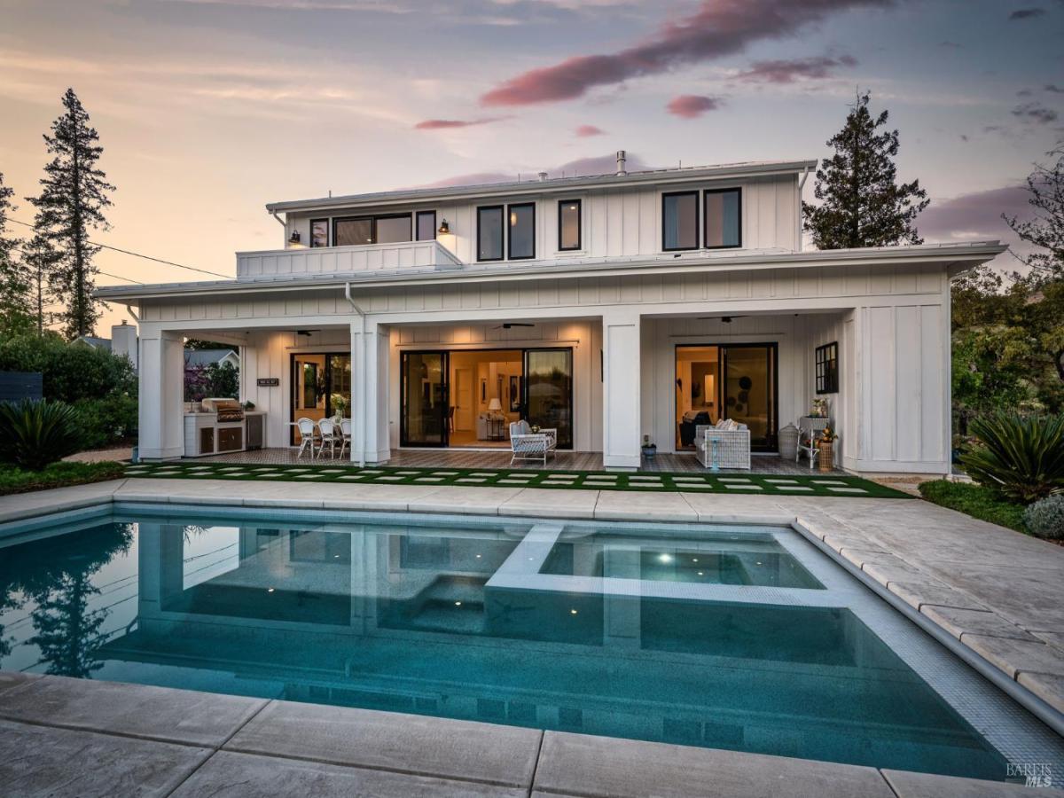 MLS #326019152 img 0