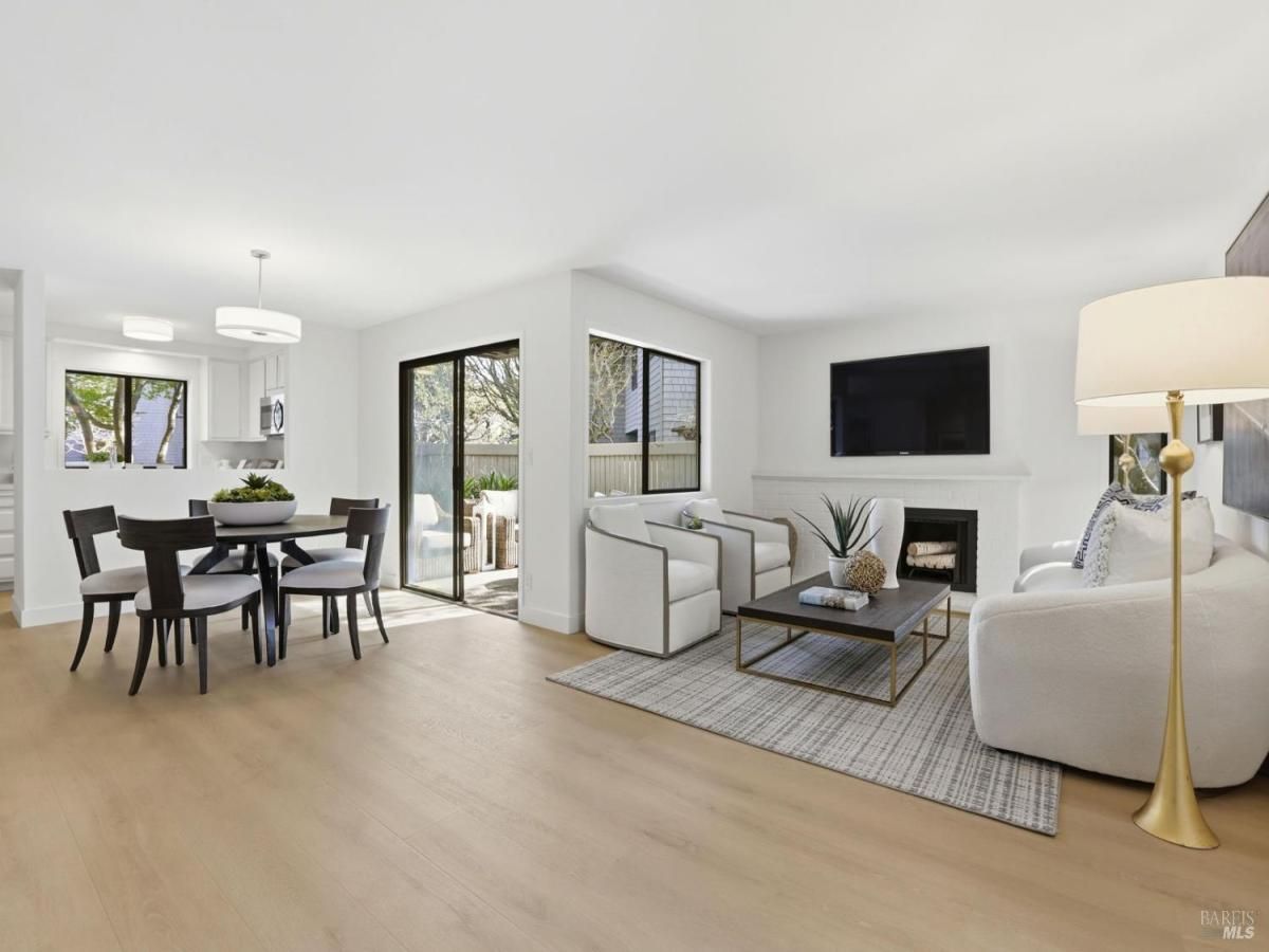 MLS #326019278 img 0