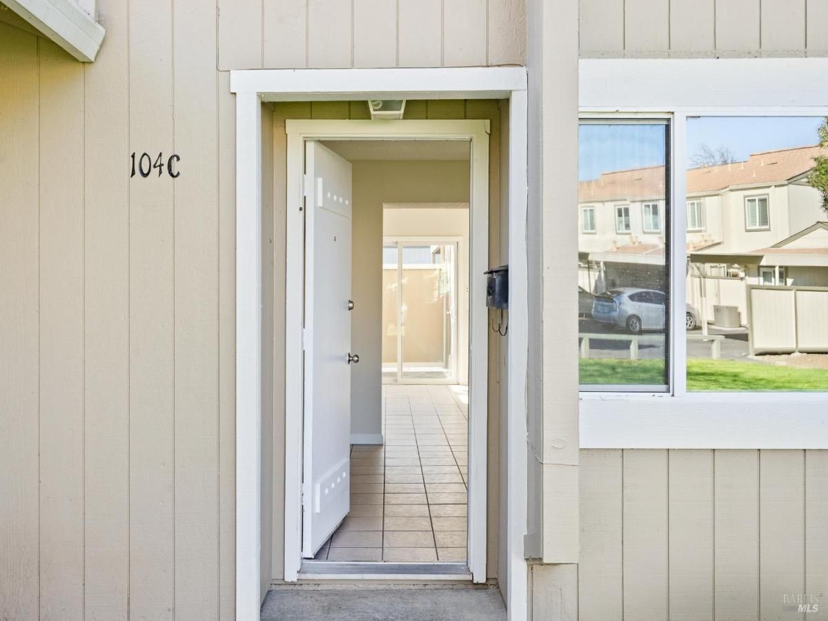 MLS #326019296 img 0