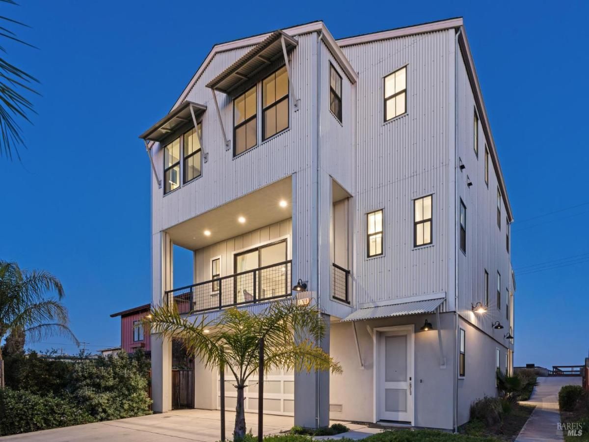 MLS #326019297 img 0