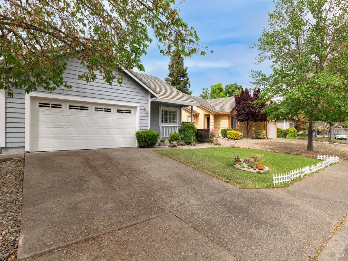 MLS #326019322 img 0