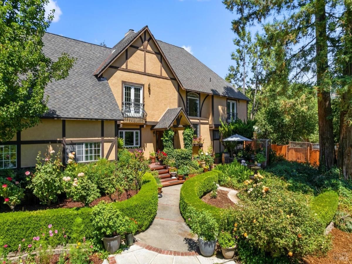 MLS #326019323 img 0