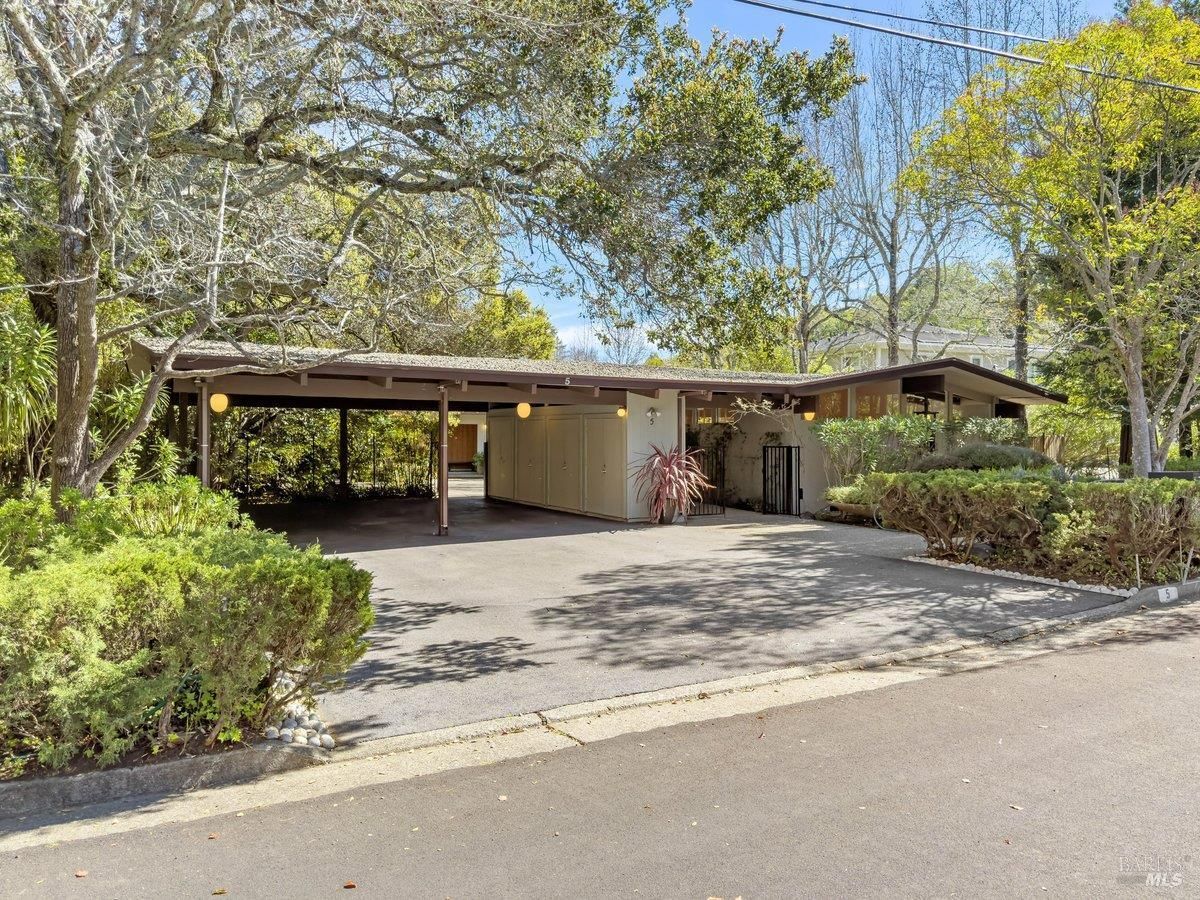 MLS #326019530 img 0