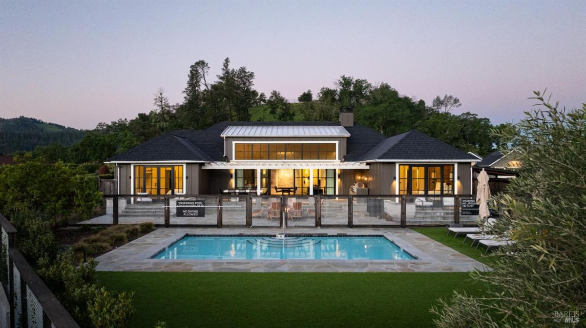 MLS #326019677 img 0