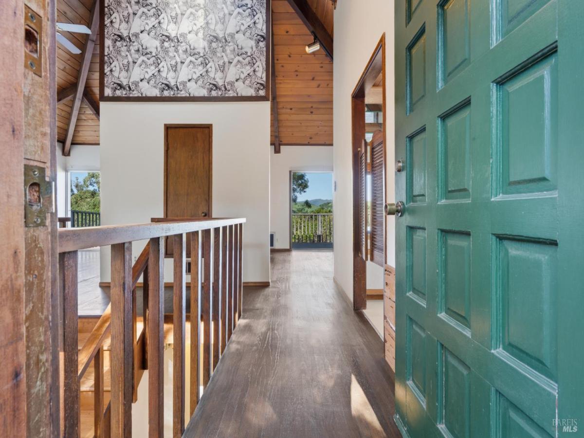 MLS #326020094 img 0