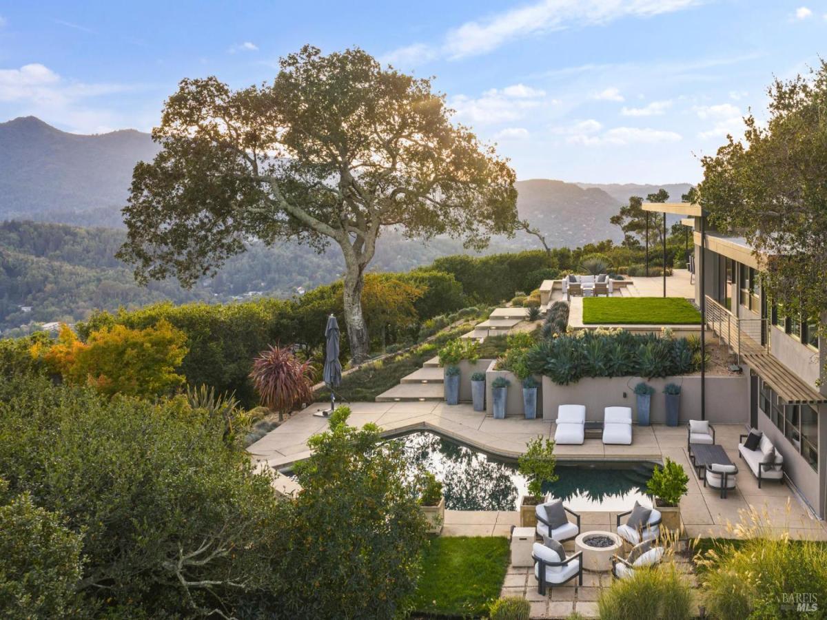 MLS #326020140 img 0