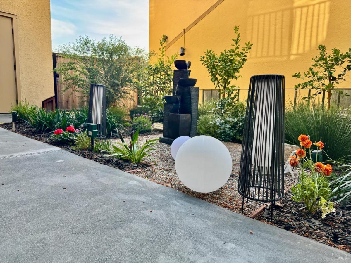 MLS #326020144 img 0