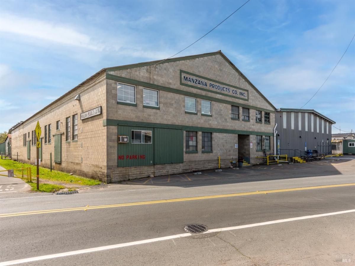 MLS #326020281 img 0