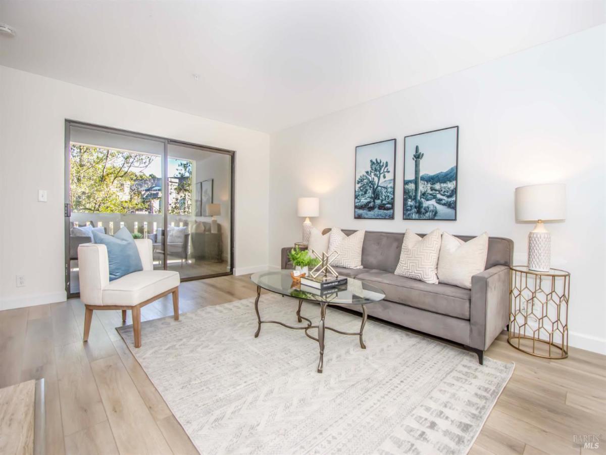 MLS #326020587 img 0