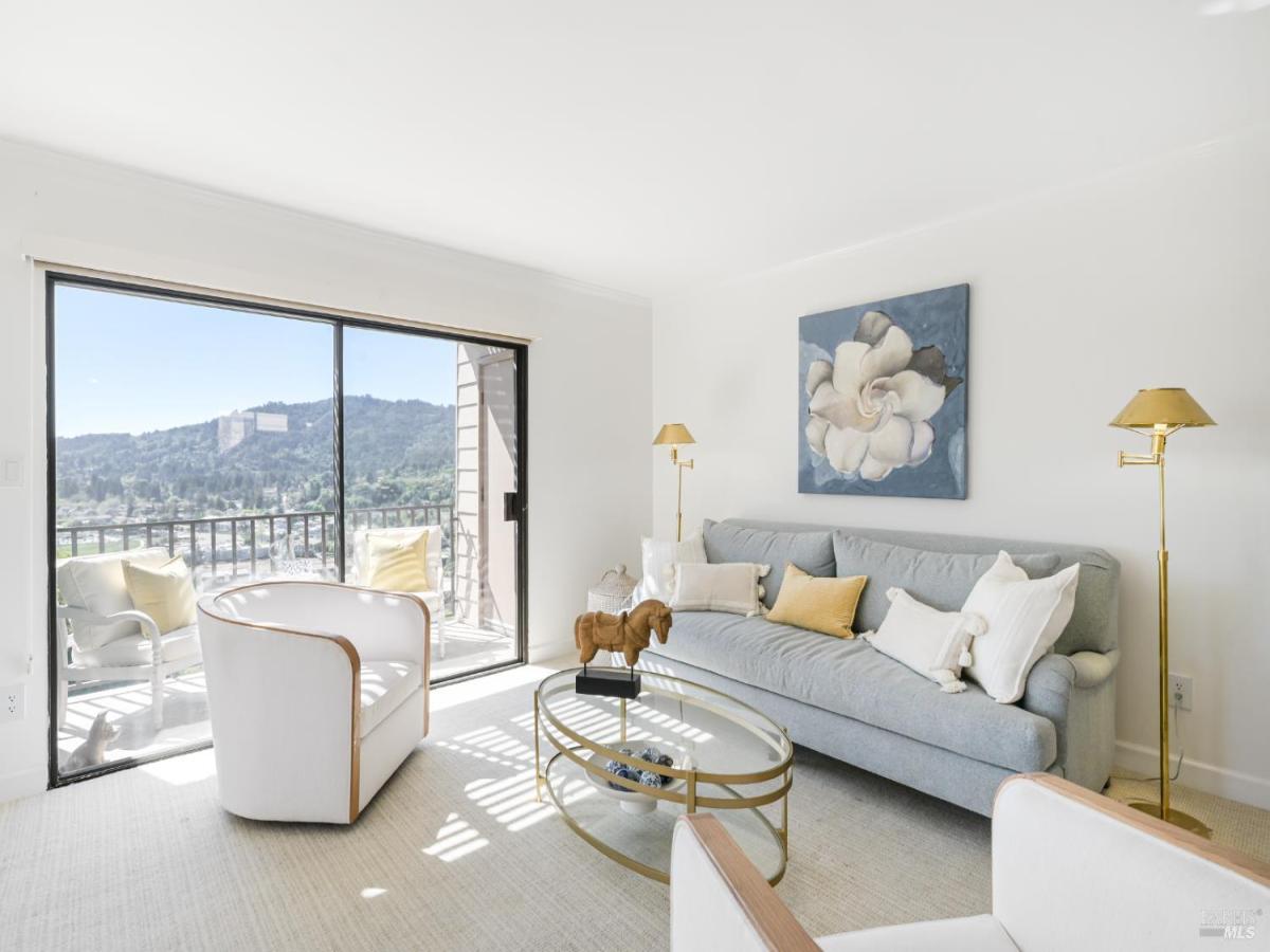 MLS #326020680 img 0