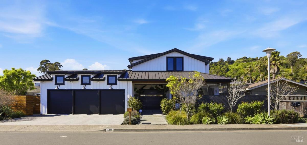 MLS #326020695 img 0