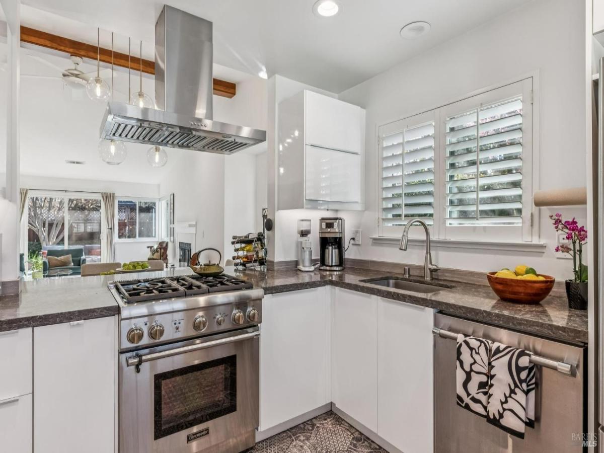 MLS #326021003 img 0