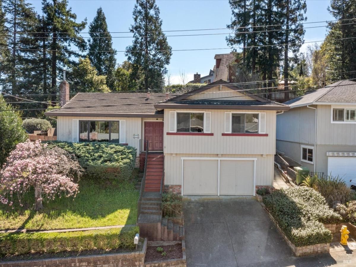 MLS #326021027 img 0