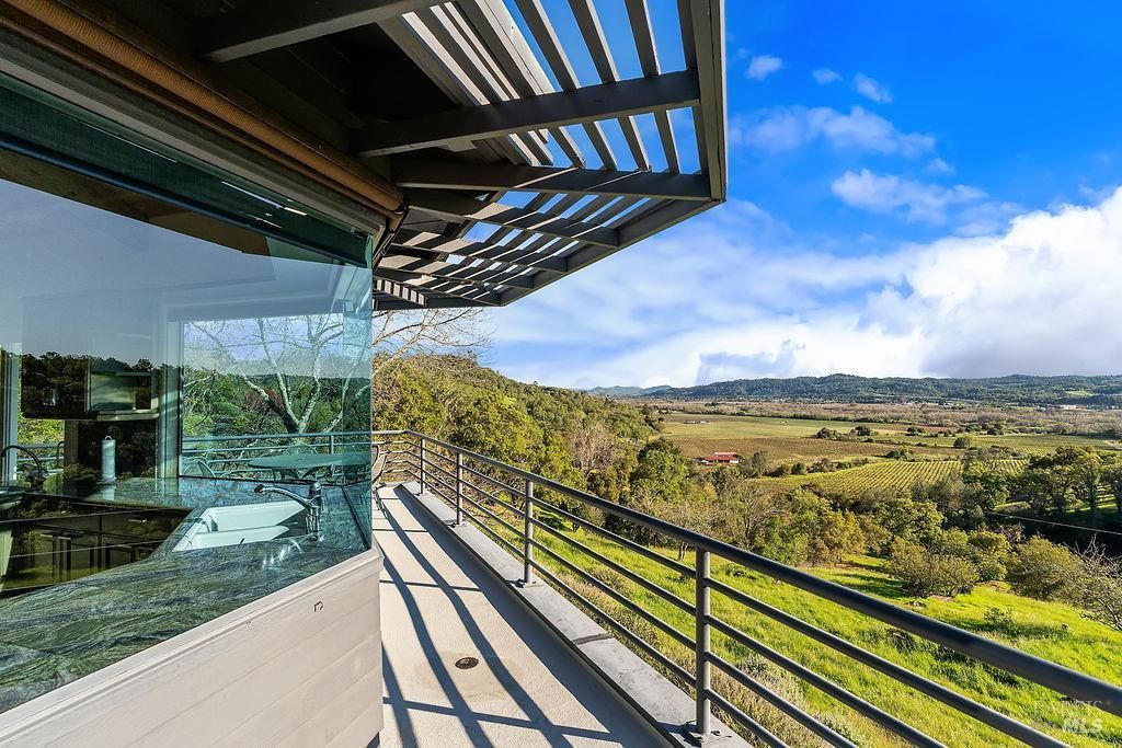 MLS #326021035 img 0