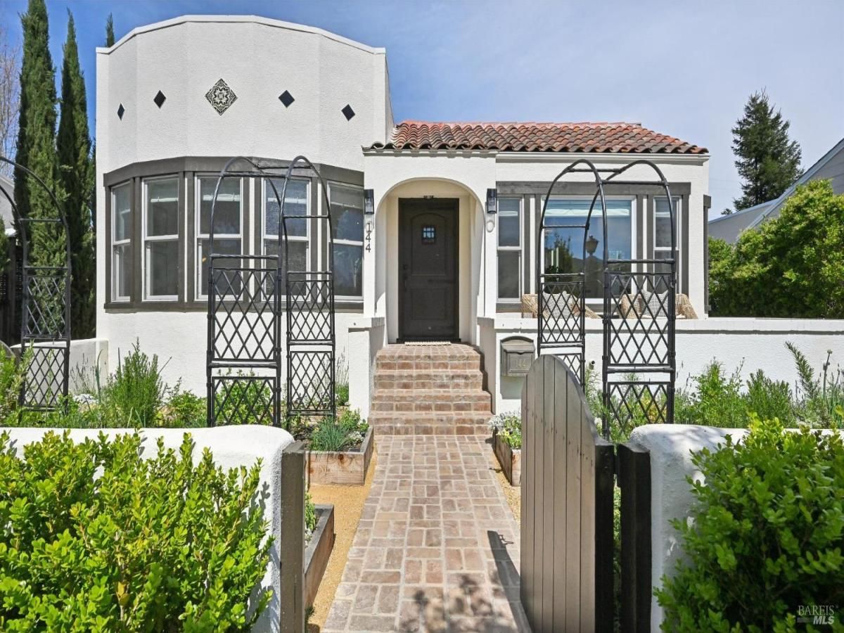 MLS #326021076 img 0