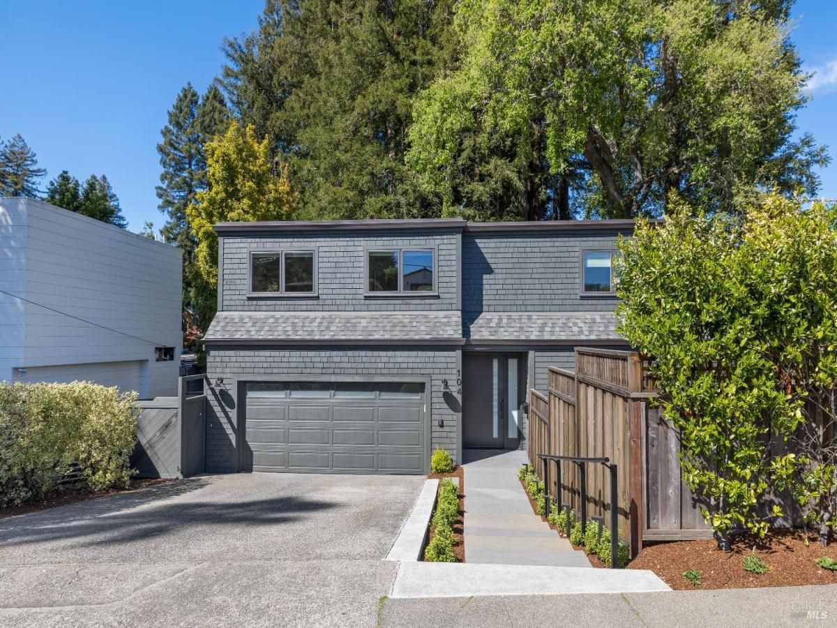 MLS #326021090 img 0