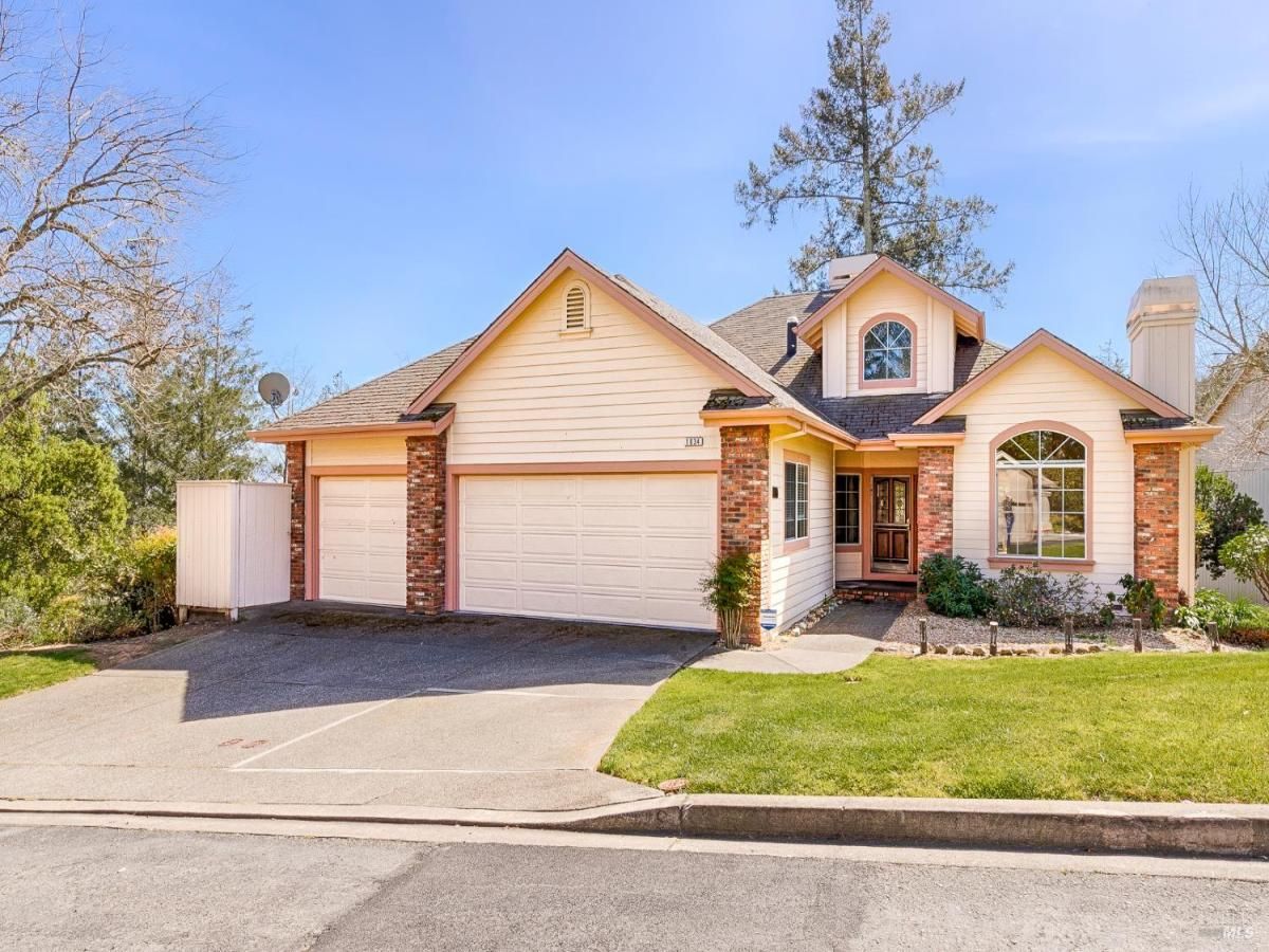 MLS #326021127 img 0