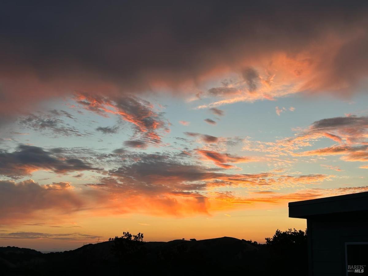 MLS #326021509 img 0