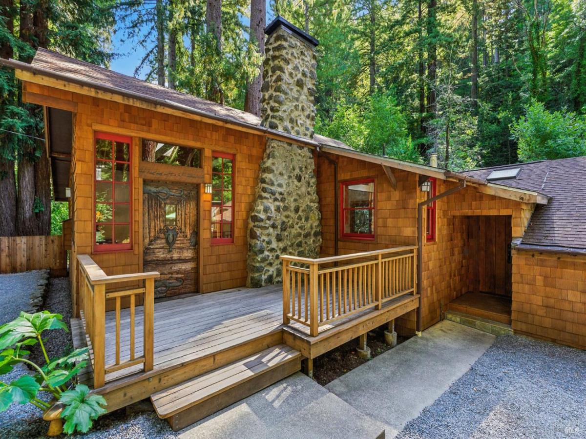 MLS #326021559 img 0