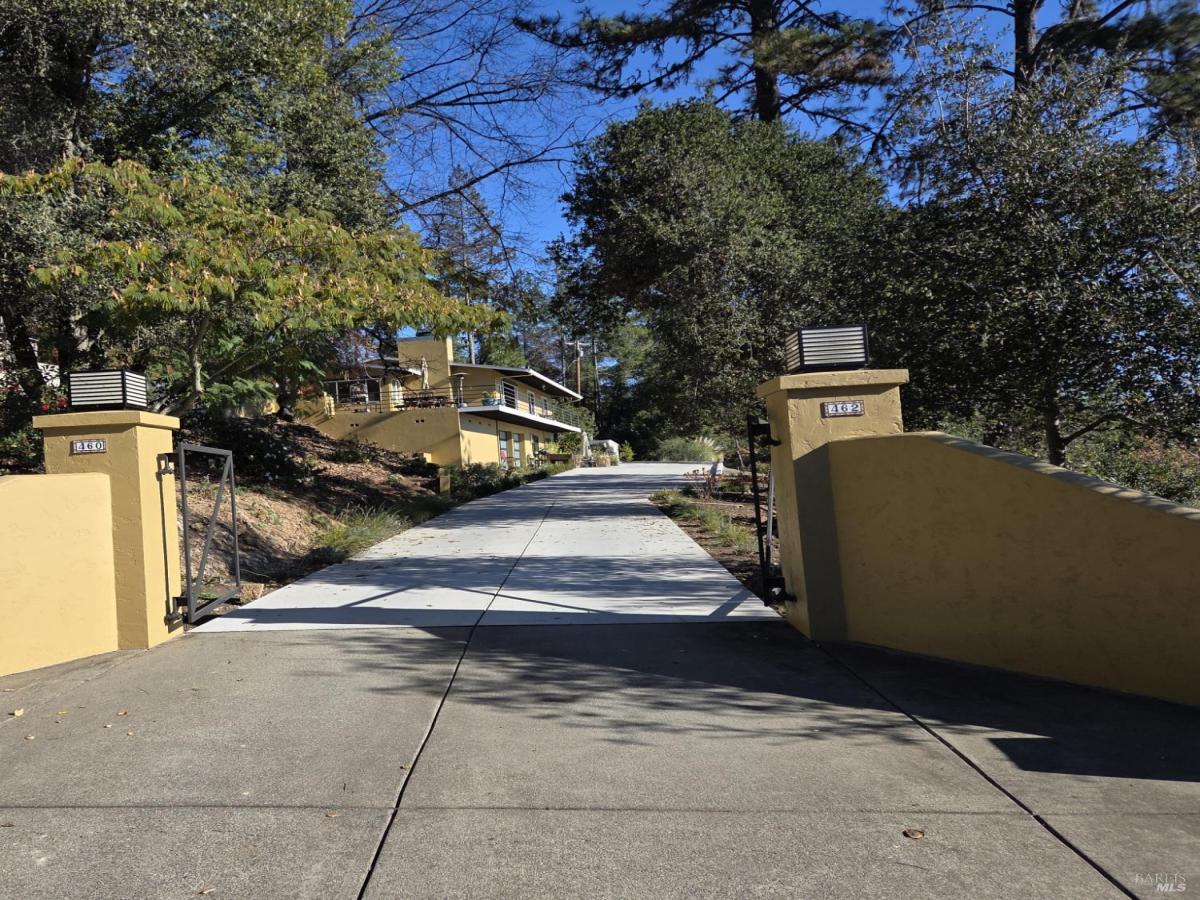 MLS #326021634 img 0