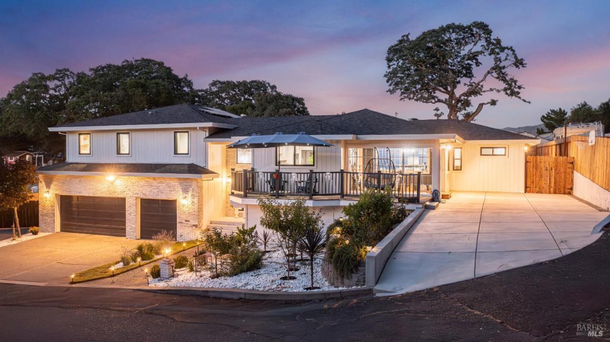 MLS #326021672 img 0