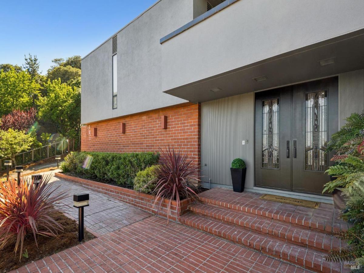 MLS #326021753 img 0