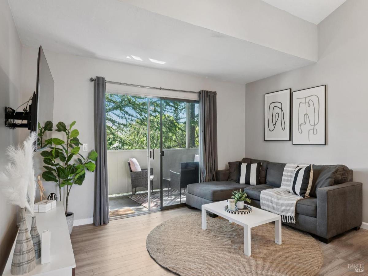 MLS #326021824 img 0