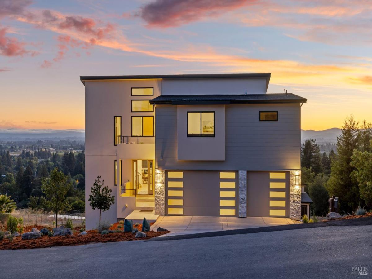 MLS #326021896 img 0