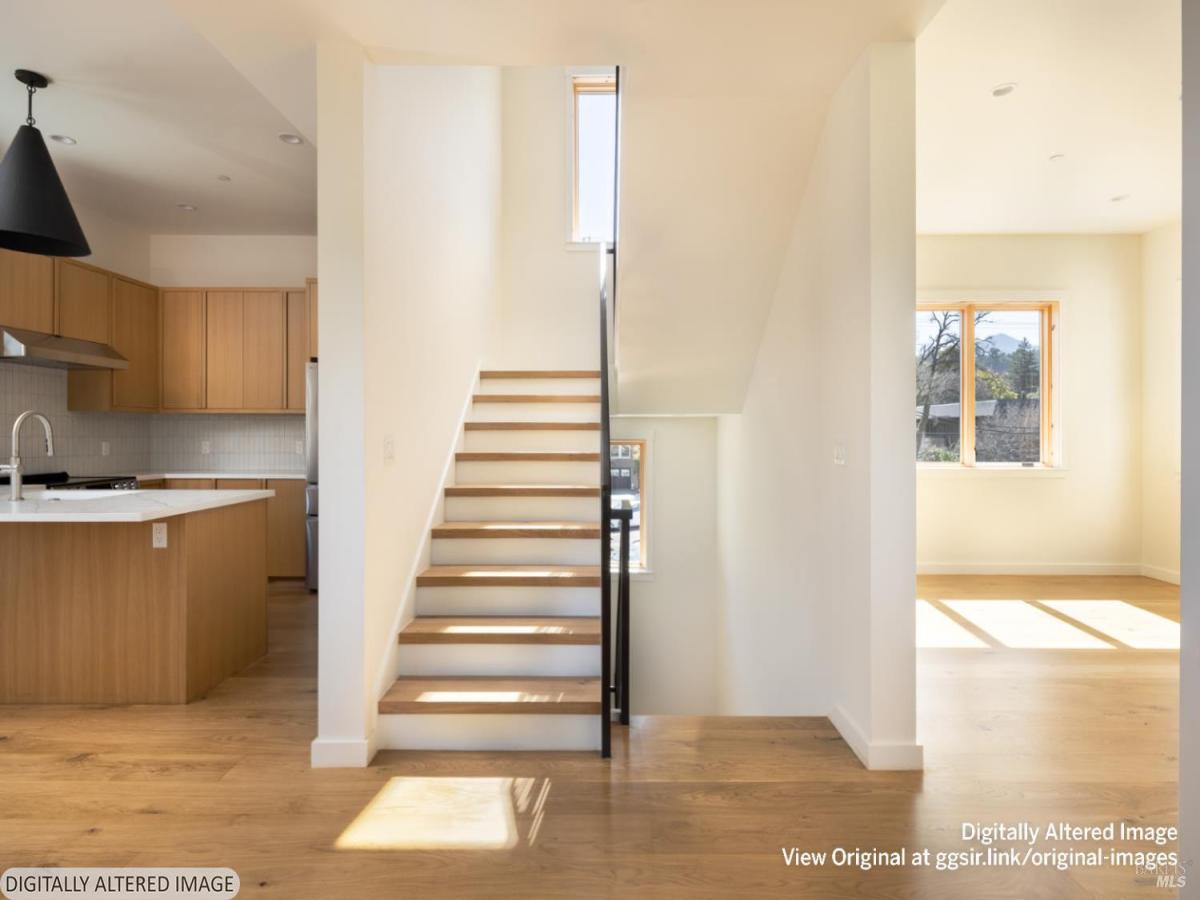 MLS #326021945 img 0