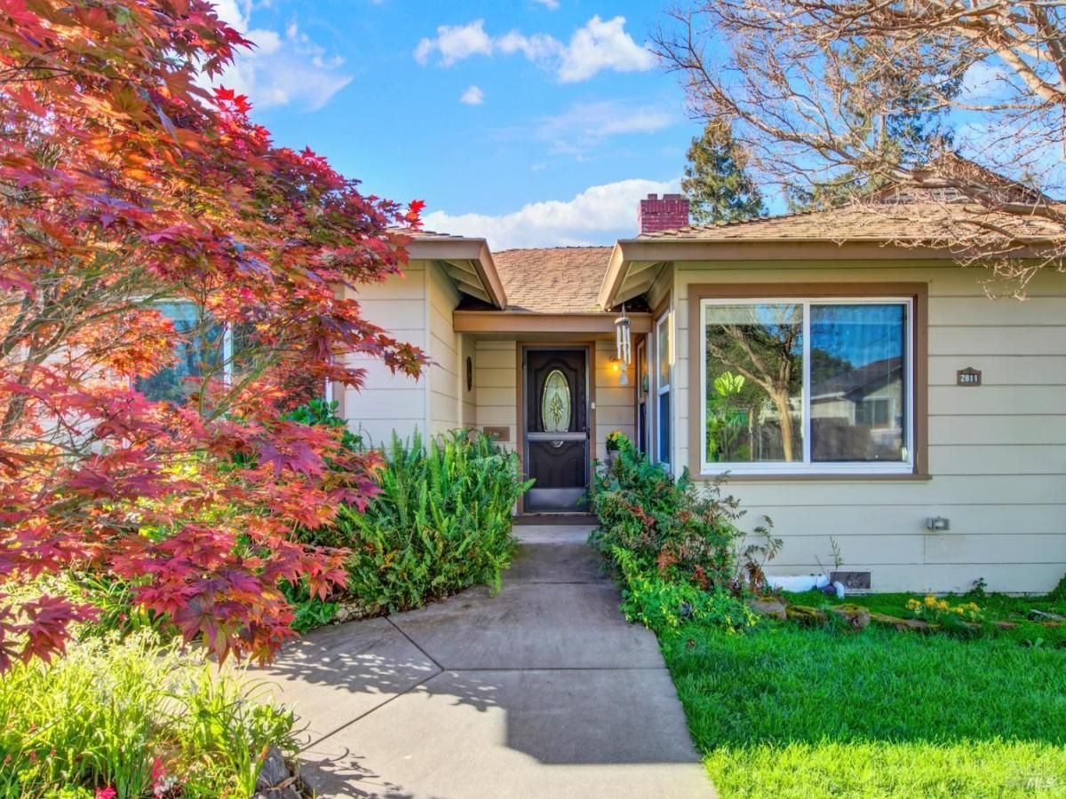 MLS #326021982 img 0