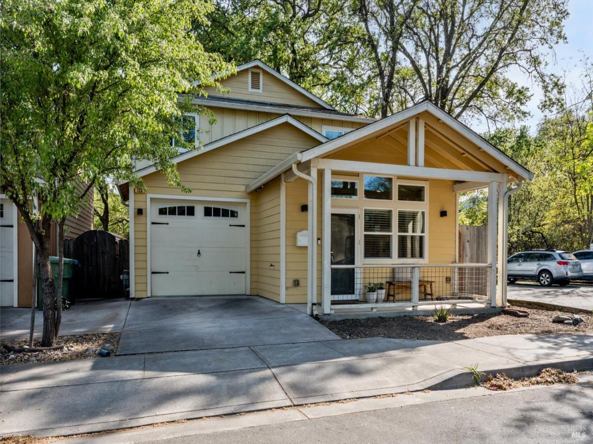 MLS #326022010 img 0