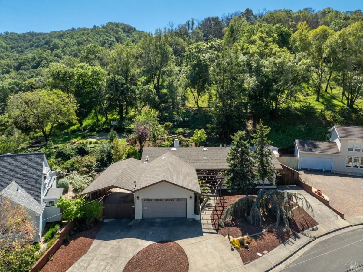 MLS #326022230 img 0