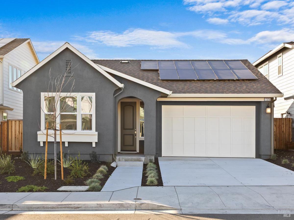 MLS #326022243 img 0