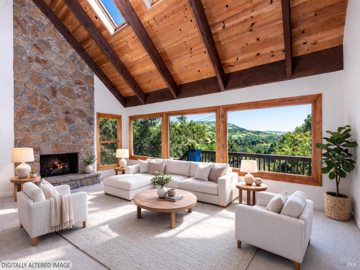 MLS #326022711 img 0