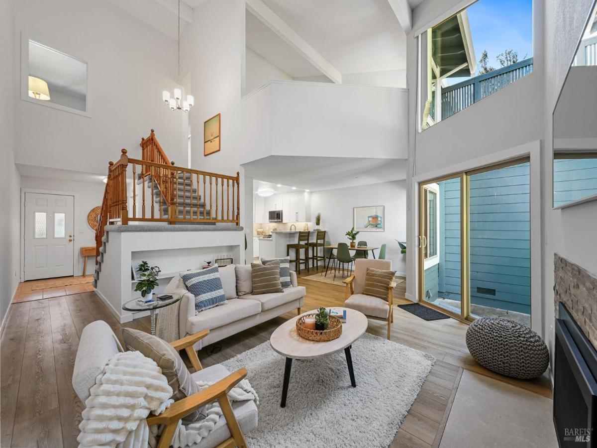 MLS #326022781 img 0