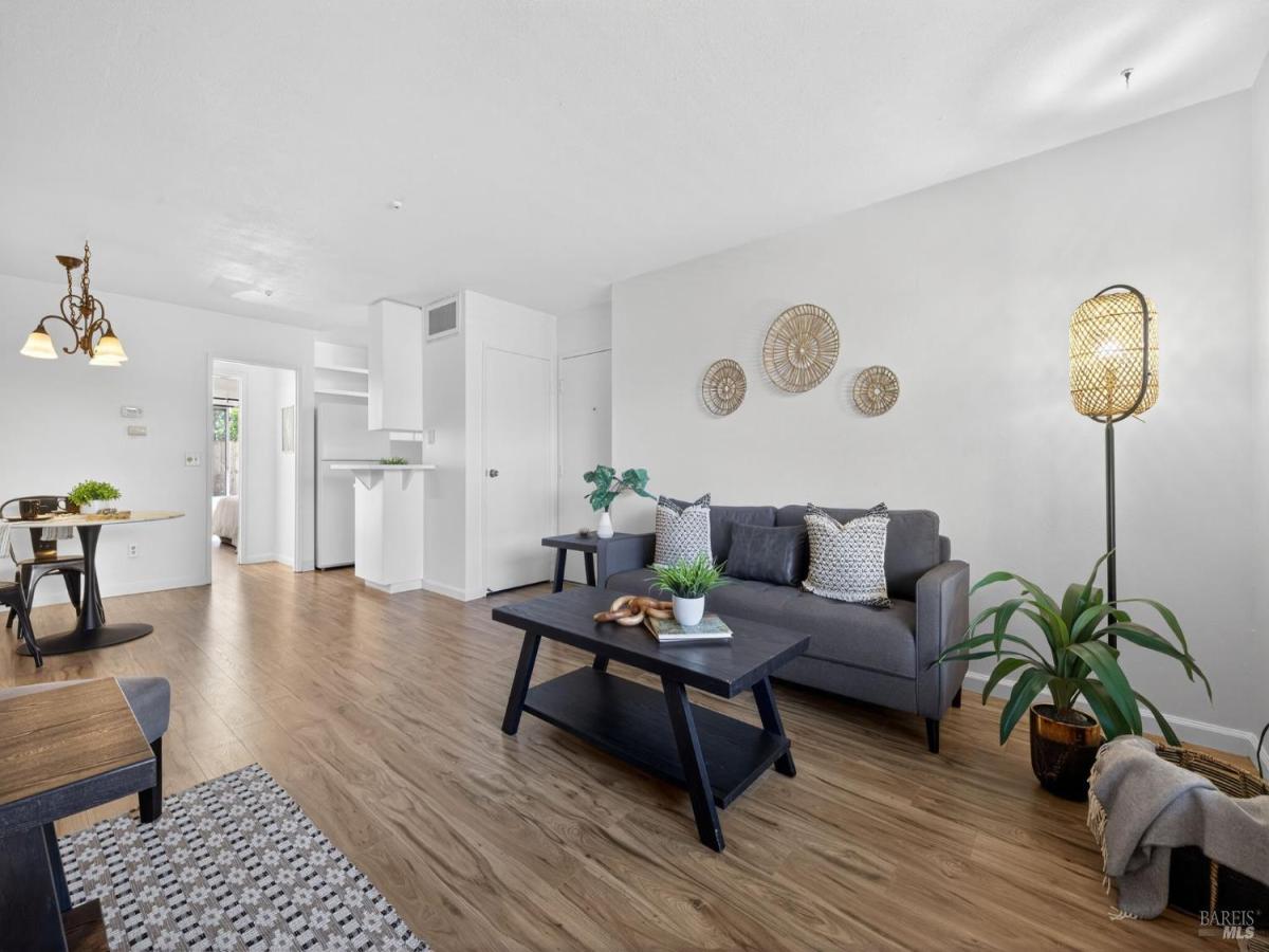 MLS #326022840 img 0