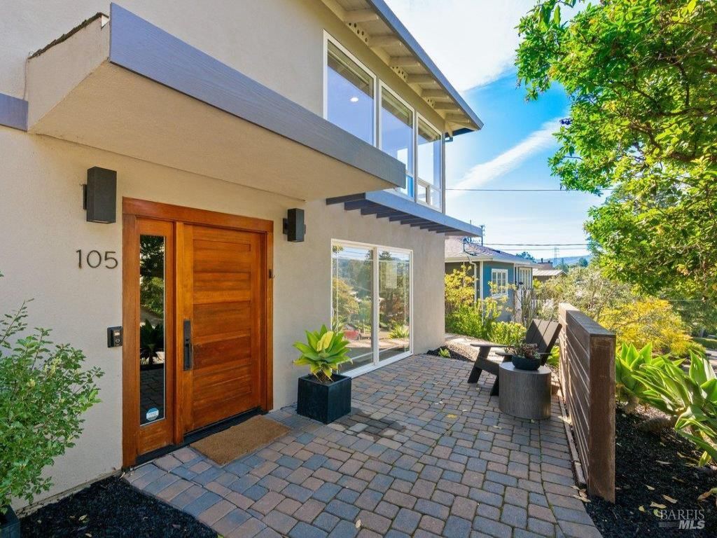 MLS #326023078 img 0