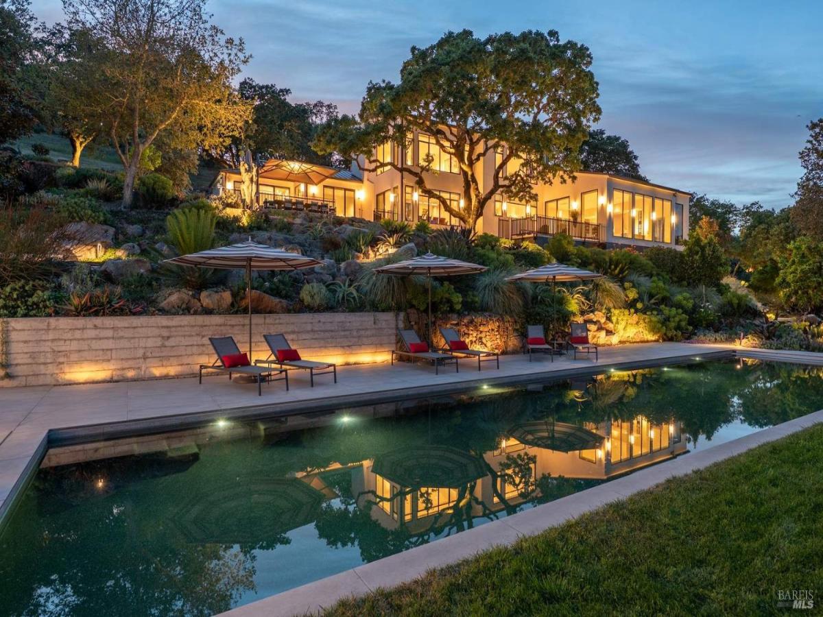 MLS #326023652 img 0