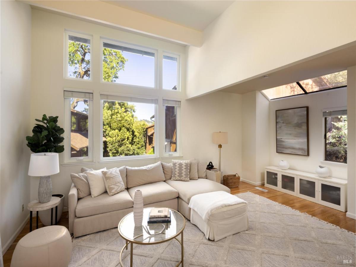 MLS #326023849 img 0