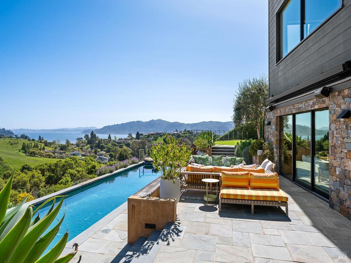 MLS #326023913 img 0