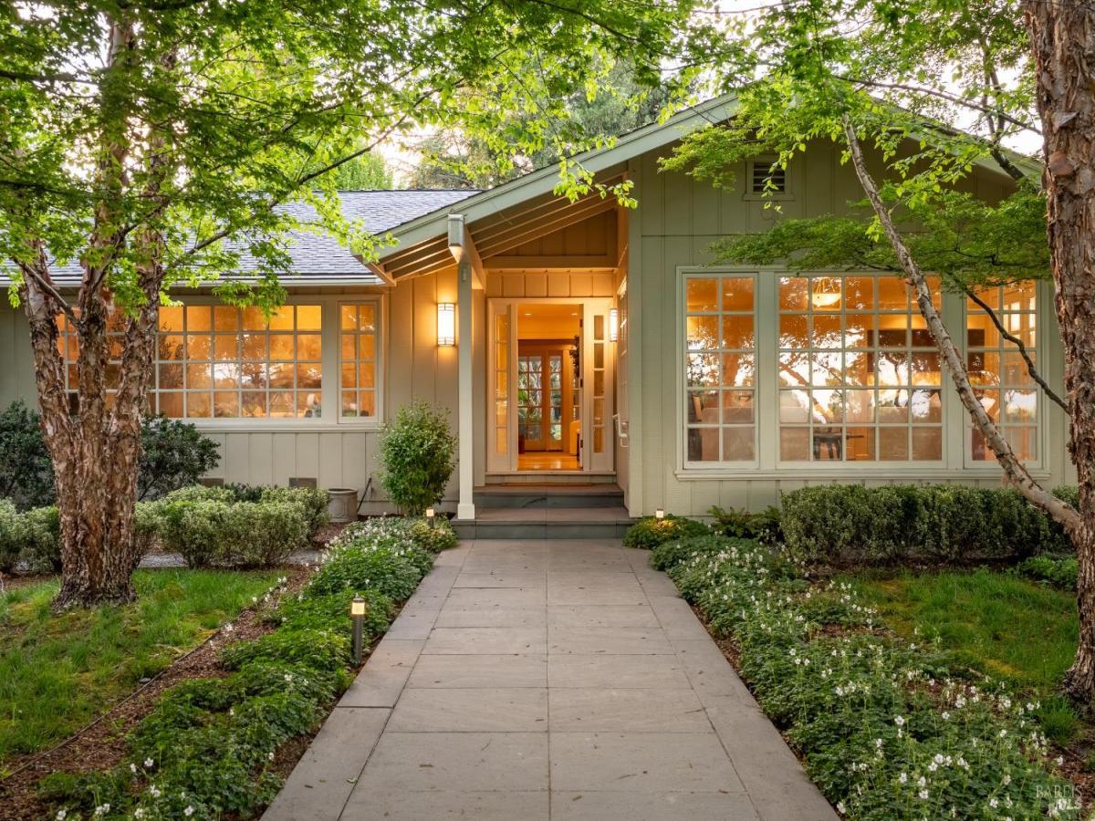 MLS #326023976 img 0